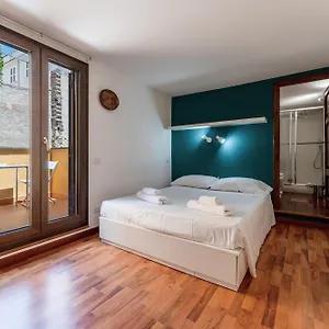 ciambella-arch-apartment-for-6-people-largo-argentina.it-romehotels.com/